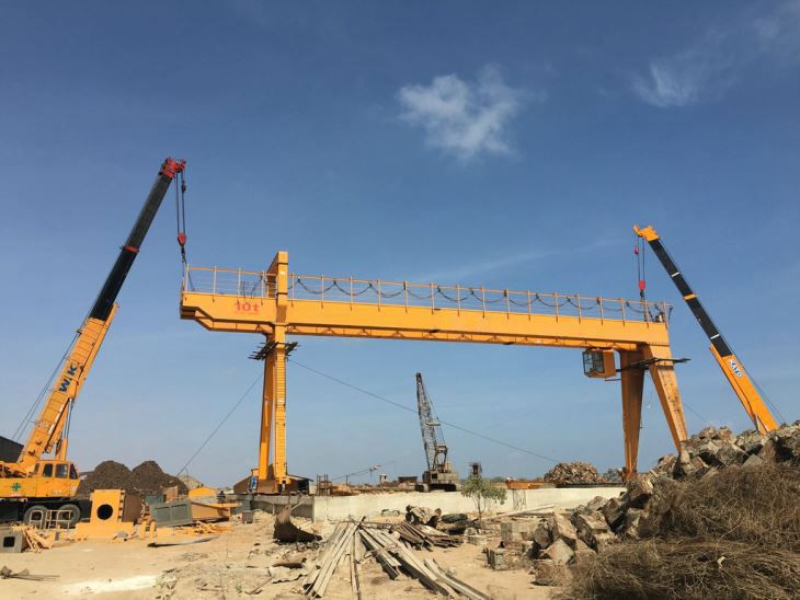 Heavy Duty Cabin Control Double Girder Gantry Crane With Hook for Rail