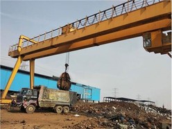 Steel Scraps Lifting Double Girder Gantry Crane With Grab