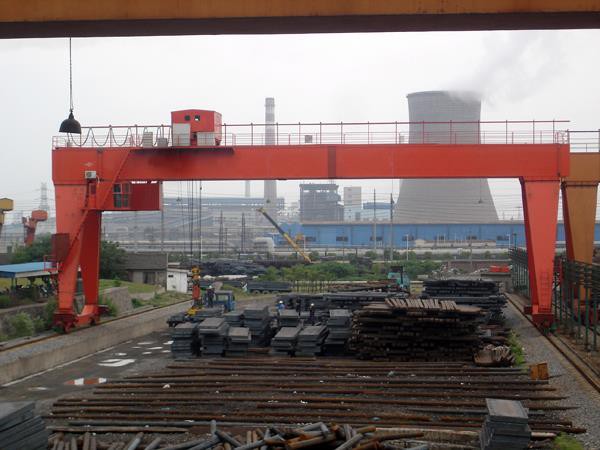 Storage Yard Steel Billet Rebar Handling Gantry Crane with Traverse Beam