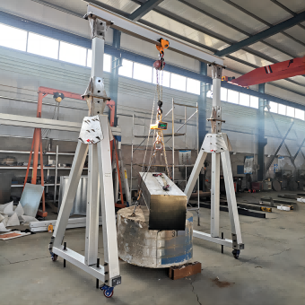 Aluminum gantry crane