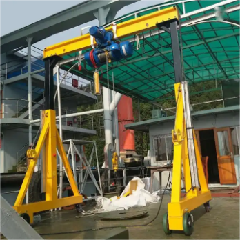 Manual lifting mini portable gantry cranes